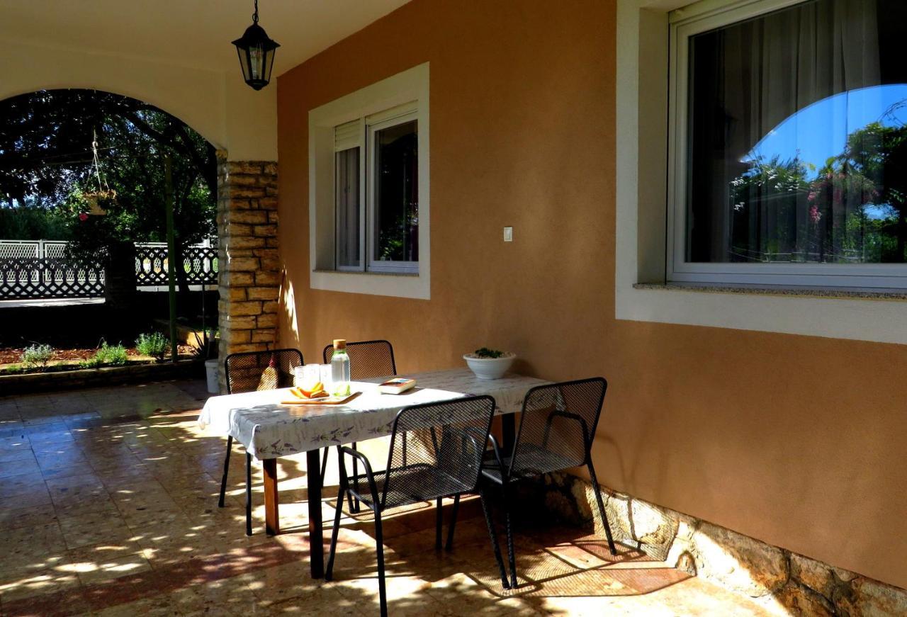 Beach Apartments Roza - The Garden Apartment Weißenburg Exterior foto